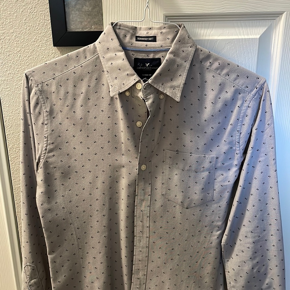 American Eagle XS shirt